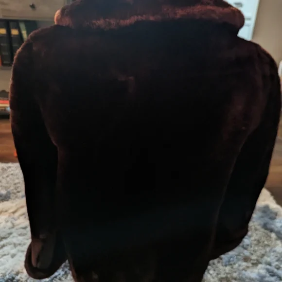 Garage Sale By May.Vintage faux fur coat - Picture 4 of 8